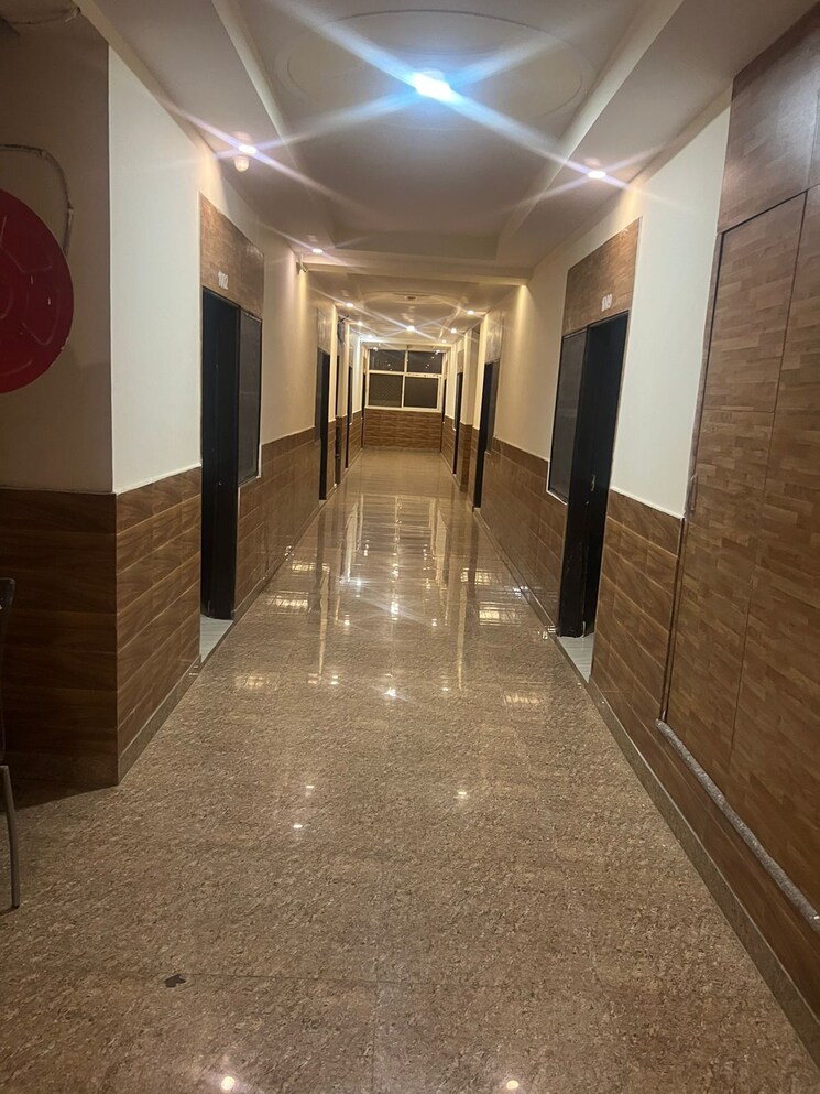 Room, sector 58 Pg For Boys & Girls In Sector 58 7569028