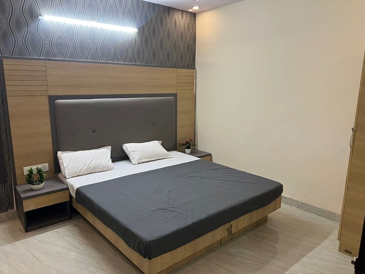 Room, sector 58 Pg For Boys & Girls In Sector 58 7569036