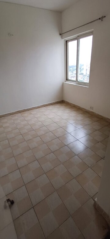 Room in 3 BHK Apartment at BPTP Princess Park, Sector 86 – for Sale