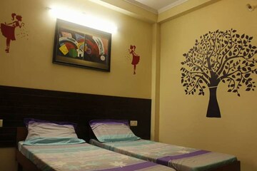 Room in  Pg at Sector 104 – for Rent