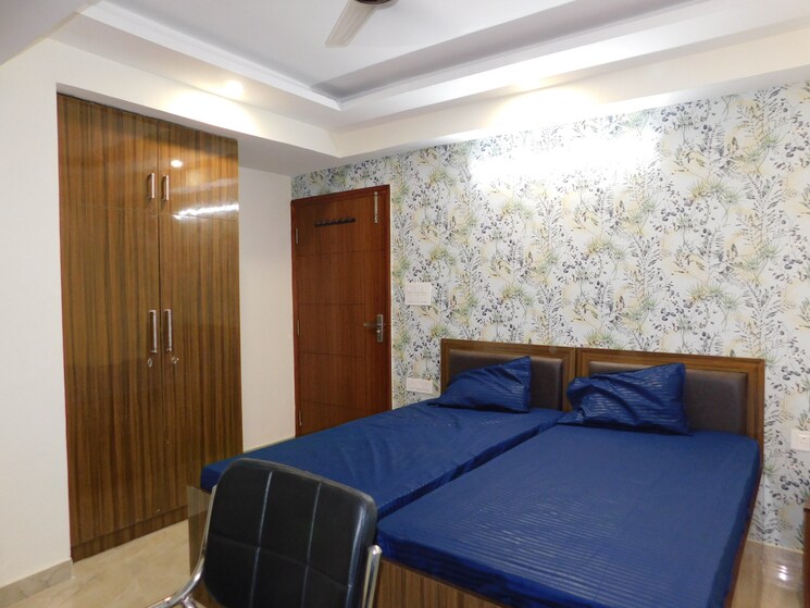 Room, sector 45 Pg For Boys & Girls In Sector 45 7569407