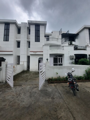 5 BHK Villa For Rent in Samiah Media Village Sadullapur Greater Noida  7569432