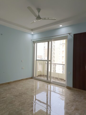 Room in 2 BHK Apartment at MI Rustle Court, Gomti Nagar – for Sale