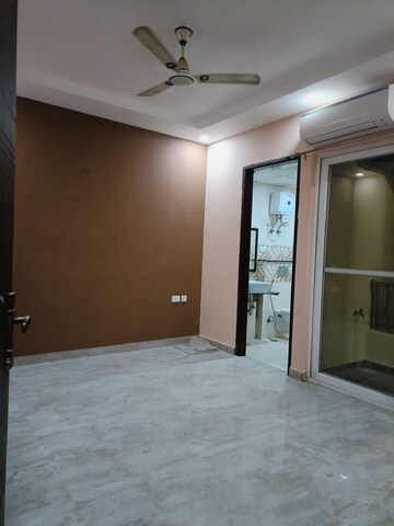 Room in 2 BHK Apartment at MI Rustle Court, Gomti Nagar – for Sale