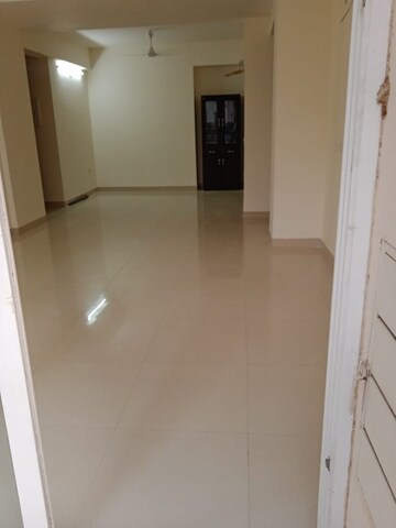 Room in 2 BHK Apartment at Shalimar Oneworld Vista, Gomti Nagar – for Sale