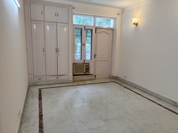 Room in 3.5 BHK Builder Floor at Sarvodya Enclave – for Sale