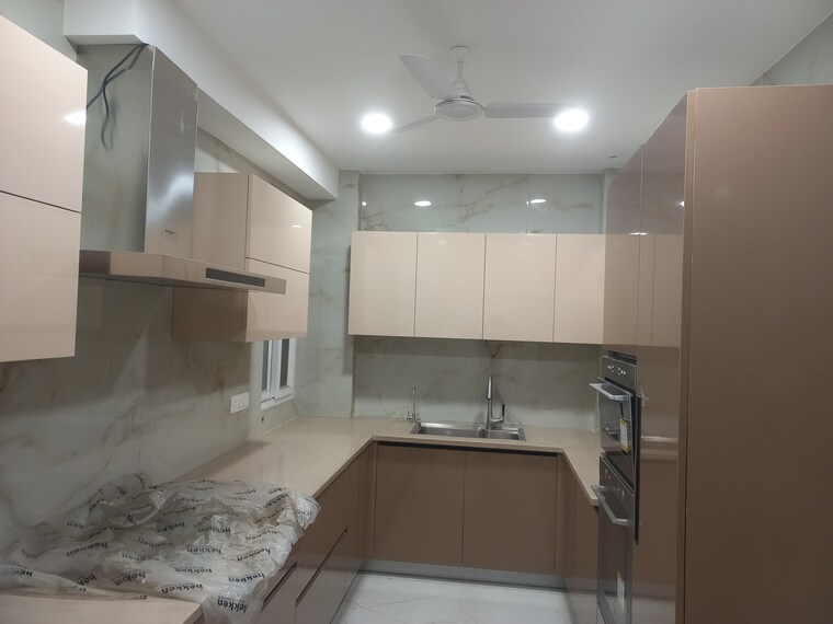 Kitchen, lajpat nagar iii 3 Bedroom 200 Sq.Yd. Builder Floor In Lajpat Nagar Iii Delhi 7569543
