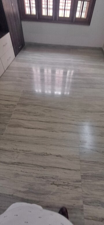 Bathroom in 2.5 BHK Villa at Gomti Nagar – for Rent