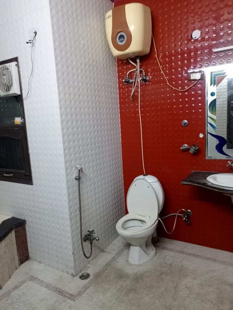 Bathroom, sector 71 Pg For Girls In Sector 71 7569614
