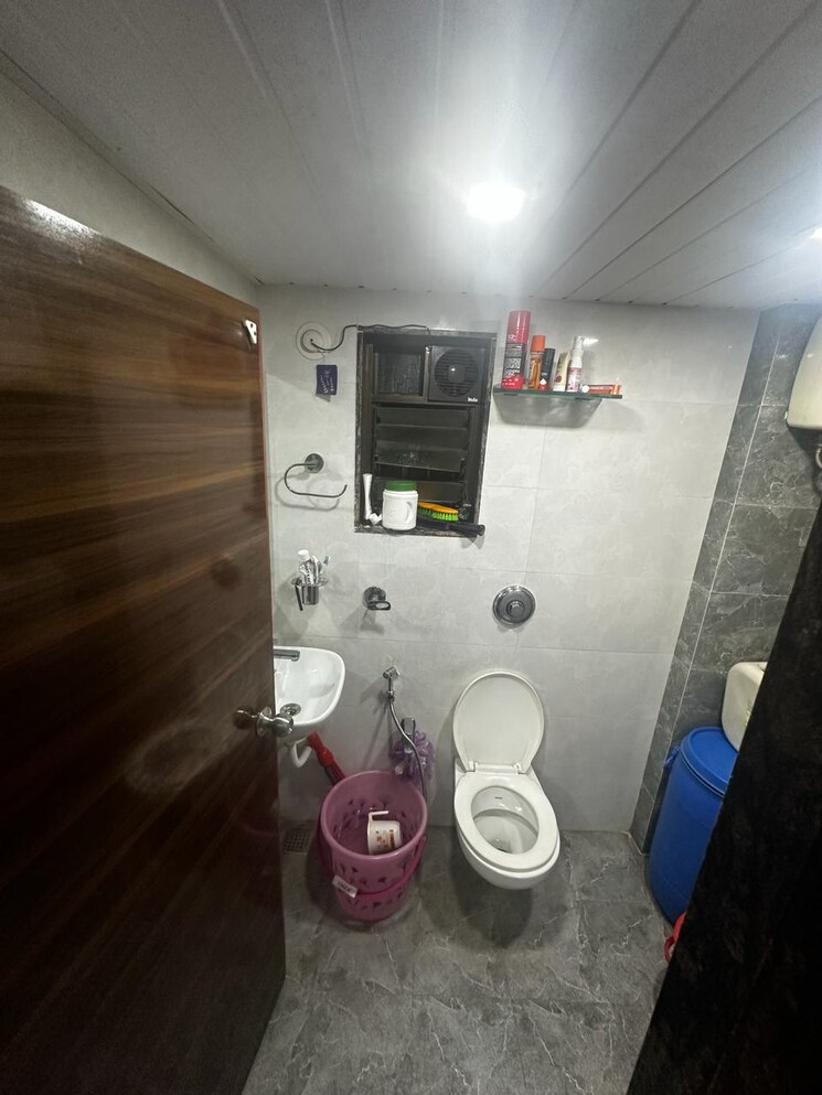 Attached Bathroom, sai-plaza-kopar-khairane 2 Bedroom 1200 Sq.Ft. Apartment In Kopar Khairane Sector 20 Navi Mumbai 7569735