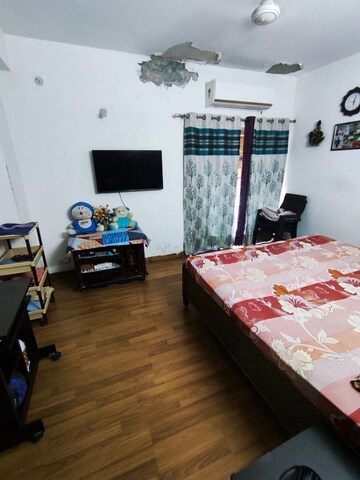 Bedroom in 2.5 BHK Apartment at Gaur City 2 - 12th Avenue, Sector 16c Greater Noida – for Sale