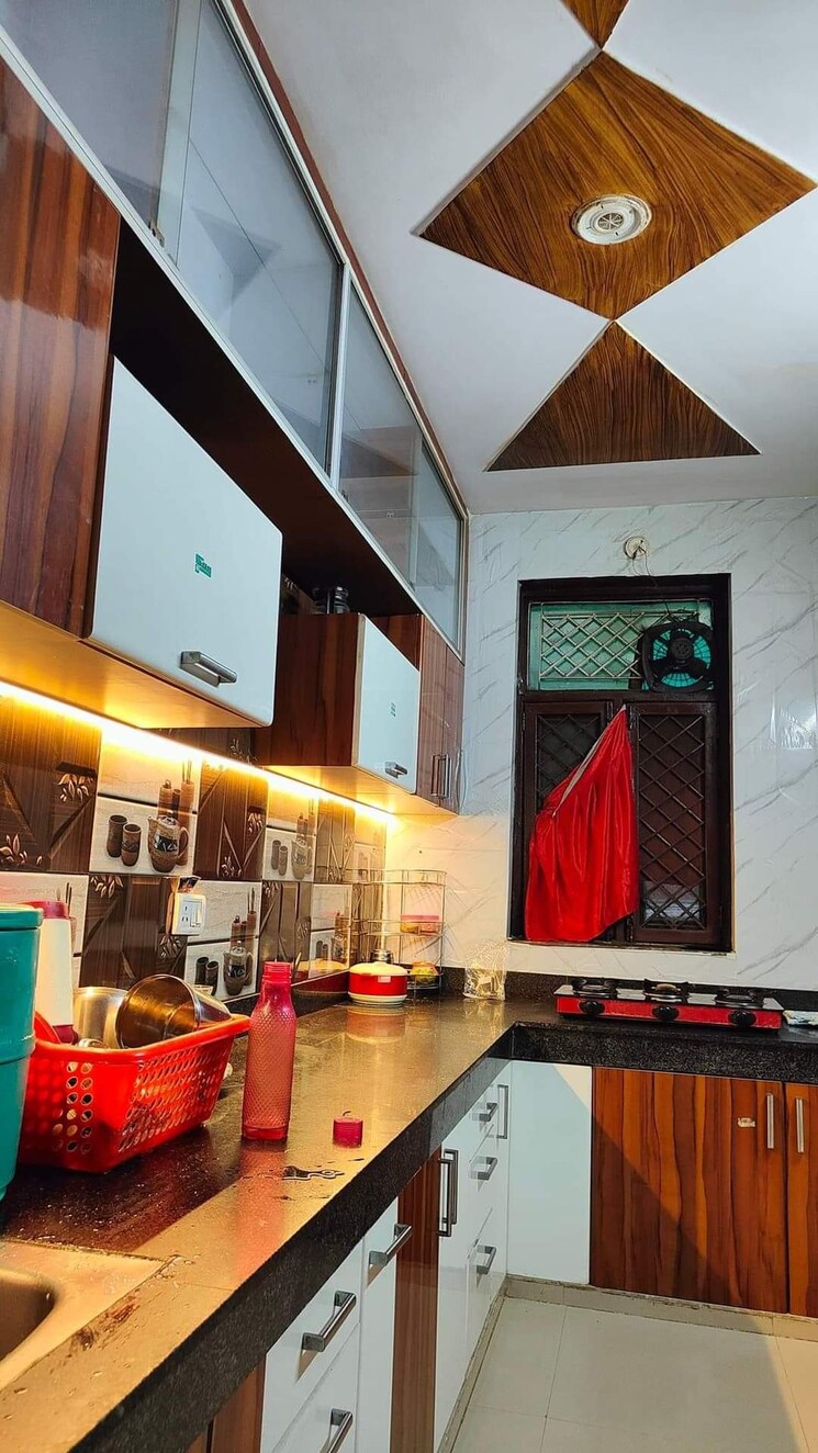 Kitchen, khair nagar 3 Bedroom 135 Sq.Yd. Apartment In Khair Nagar Meerut 7570299