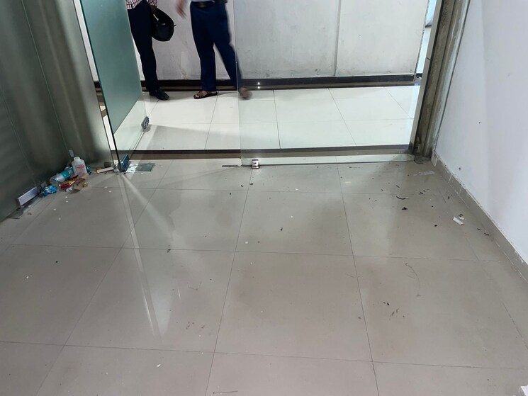 Team Area, rustomjee-eaze-zone-mall Commercial Office Space 196 Sq.Ft. In Malad West Mumbai 7570259