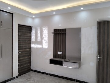 Building Lobby in 4 BHK Builder Floor at Sector 31 – for Sale