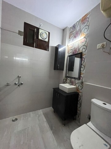 Furnished Amenities in 2 BHK Builder Floor at Lajpat Nagar – for Rent