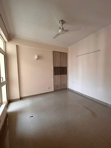 Room in 2 BHK Apartment at Supertech Ecociti, Sector 137 – for Sale
