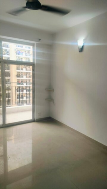Room in 3 BHK Apartment at Eros Sampoornam, Sector 2 Greater Noida – for Sale