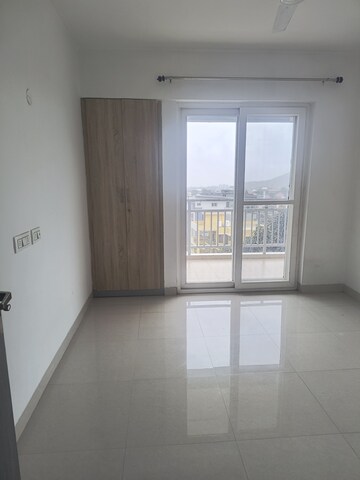 Room in 3 BHK Apartment at Pacific Golf Estate, Kulhan – for Sale
