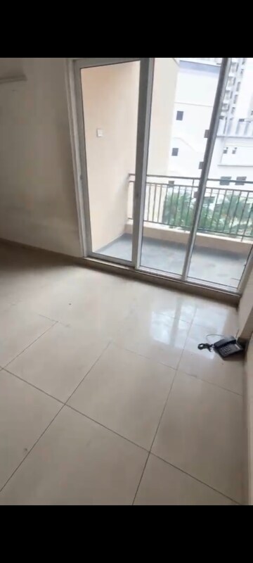 Room in 2 BHK Apartment at Exotica Dreamville, Sector 16c Greater Noida – for Sale