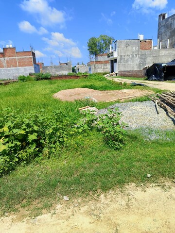  Plot – Garden View at Wazirganj - for Sale