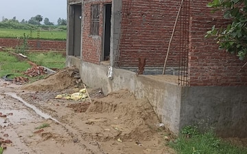 Plot For Sale in Bhopani Village