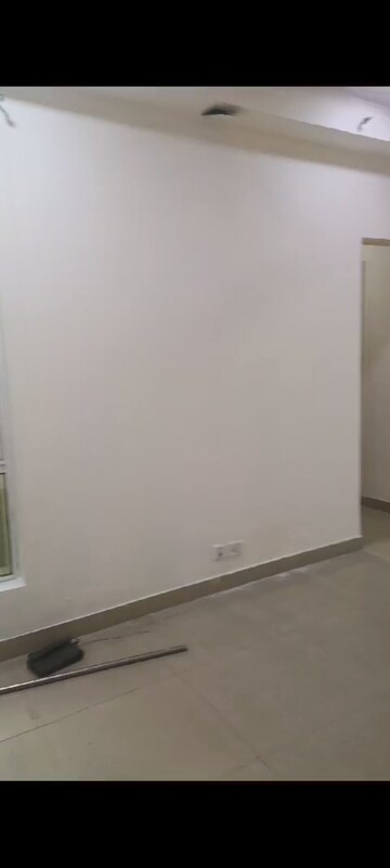Room in 2 BHK Apartment at Gaur City 2 - 16th Avenue, Sector 16c Greater Noida – for Sale