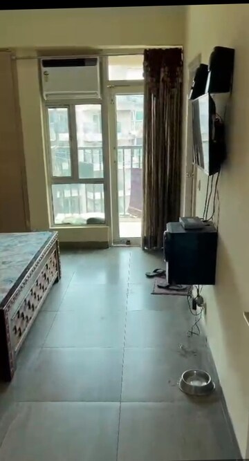 Room in 3 BHK Apartment at Gaur City 2 - 16th Avenue, Sector 16c Greater Noida – for Sale