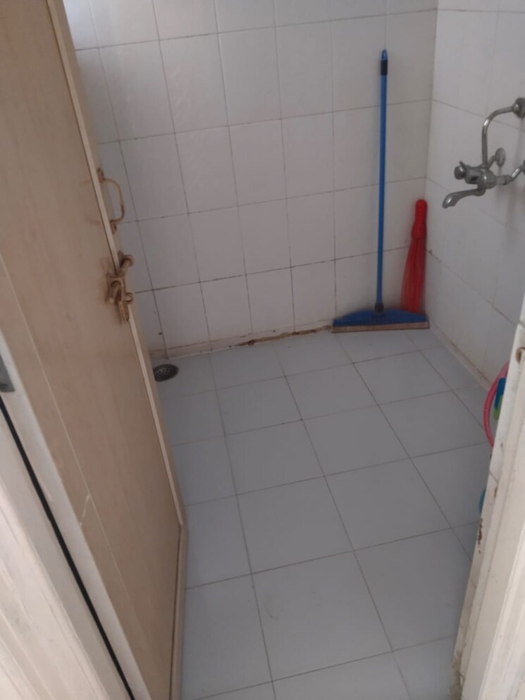 Bathroom, shreeji-paradise 1 Bedroom 750 Sq.Ft. Apartment In Aundh Pune 7571157