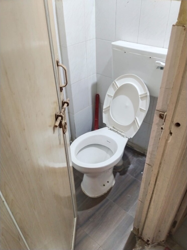 Bathroom, shreeji-paradise 1 Bedroom 750 Sq.Ft. Apartment In Aundh Pune 7571157