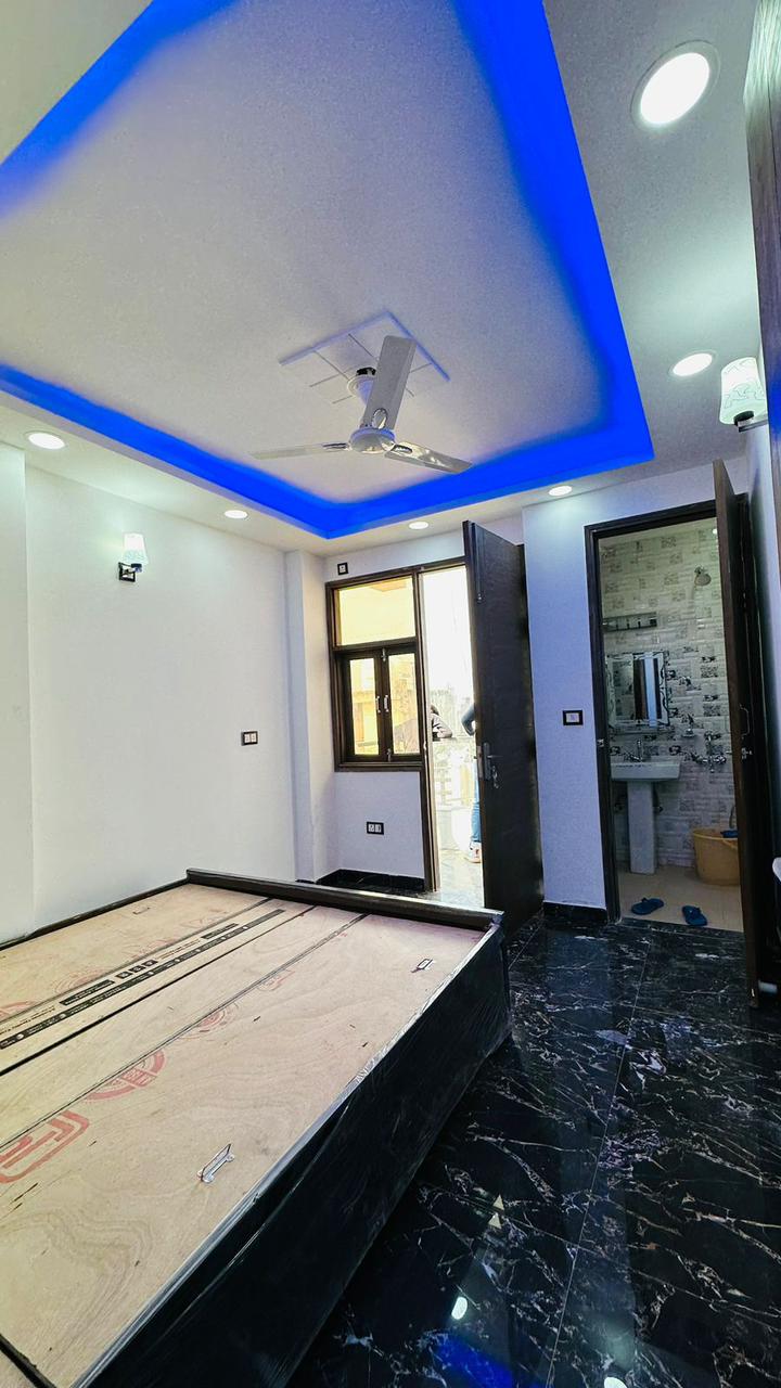 Rental 1 Bedroom 50 Sq.Yd. Builder Floor in Hargobind Enclave