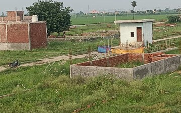 Plot For Sale in Bhopani Village