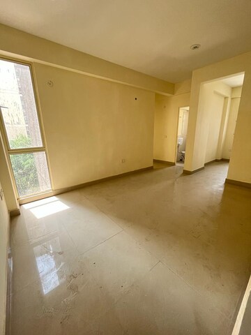 Room in 3 BHK Apartment at Conscient Habitat 78, Sector 78 – for Sale