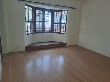 Room in 3 BHK Builder Floor at Ardee City, Sector 52 – for Sale