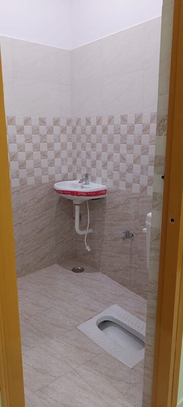 Bathroom in 3 BHK Villa at Gomti Nagar – for Sale