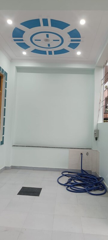 Room in 3 BHK Villa at Gomti Nagar – for Sale