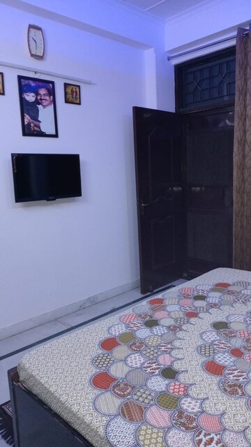 Room in 3 BHK Apartment at Gulshan Gc Grand, Ahinsa Khand ii – for Sale