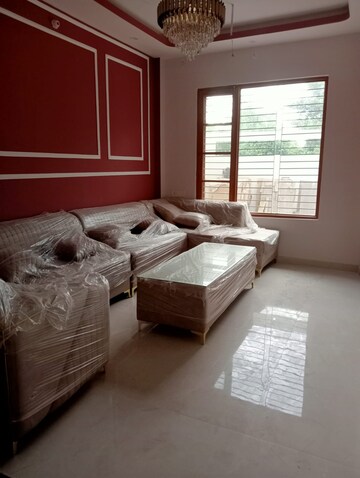 Bedroom in 3 BHK Independent House at Gomti Nagar – for Sale