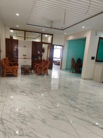 Parking in 4 BHK Builder Floor at Sector 4 – for Sale