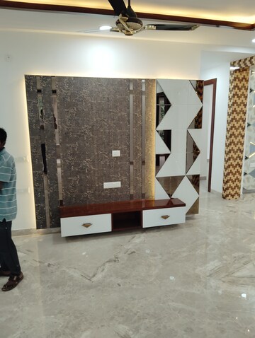 Living Room in 4 BHK Builder Floor at Sector 16 – for Sale