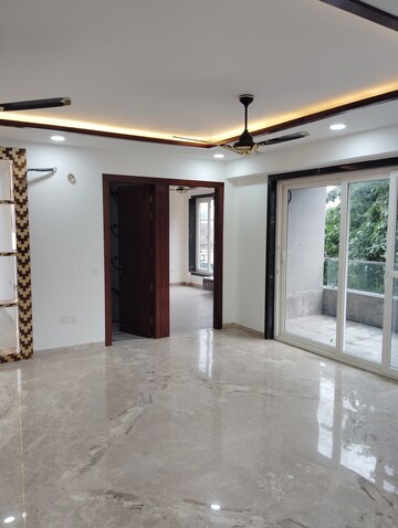 Room in 4 BHK Builder Floor at Sector 16 – for Sale