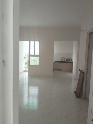 Room in 2 BHK Apartment at Sushant Golf City – for Sale
