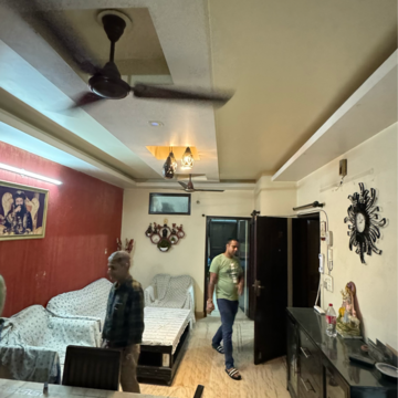 Team Area in 3 BHK Builder Floor at Mohan Garden – for Sale