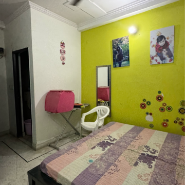 Bedroom in 3 BHK Builder Floor at Mohan Garden – for Sale
