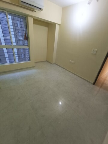 Room in 2 BHK Apartment at Lodha Amara, Kolshet Road – for Sale