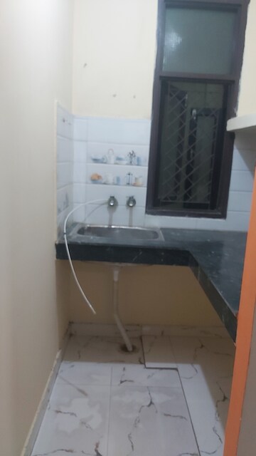 Furnished Amenities in 2.5 BHK Builder Floor at Mayur Vihar Phase 1 – for Sale