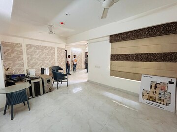 Parking in 2.5 BHK Apartment at Amrapali Silicon City, Sector 76 – for Sale