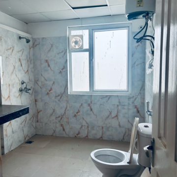 Bathroom in 3.5 BHK Apartment at Mapsko Royale Ville, Sector 83 – for Sale
