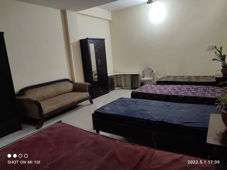 Room, sector 71 Pg For Girls In Sector 71 7574048