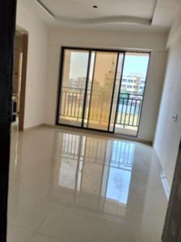 Room in 1 BHK Apartment at Kaydee Solitaire, Malad East – for Sale