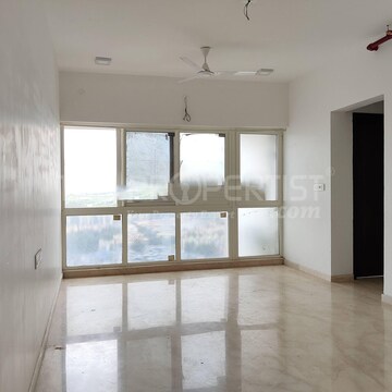 Room in 4 BHK Apartment at Rizvi Oak, Malad East – for Sale
